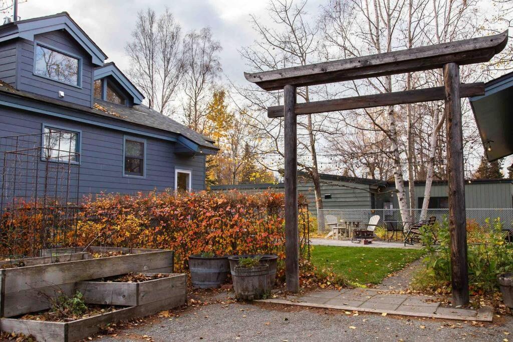 Fireweed Gardens In Roger'S Park Apartment Anchorage Luaran gambar